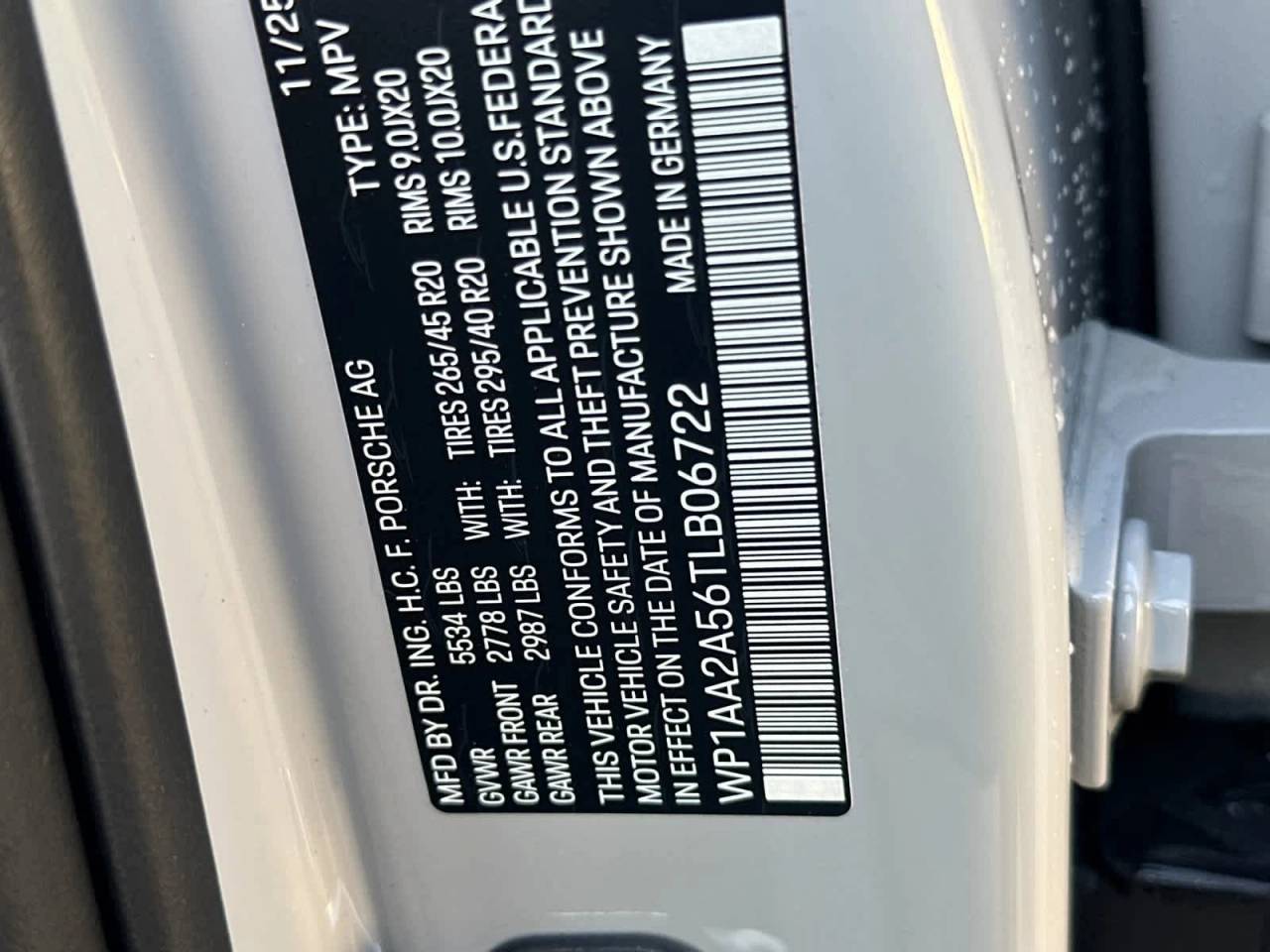 2026 Porsche Macan Base