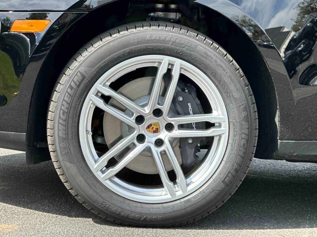 2026 Porsche Macan Base