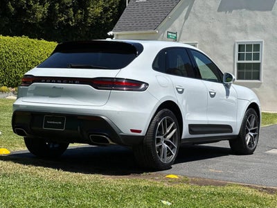2026 Porsche Macan Base