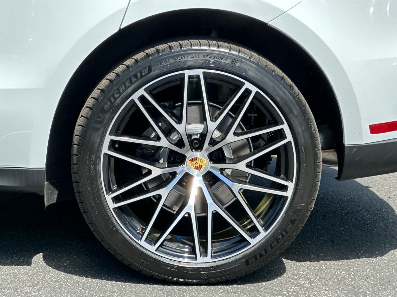 2026 Porsche Macan Base