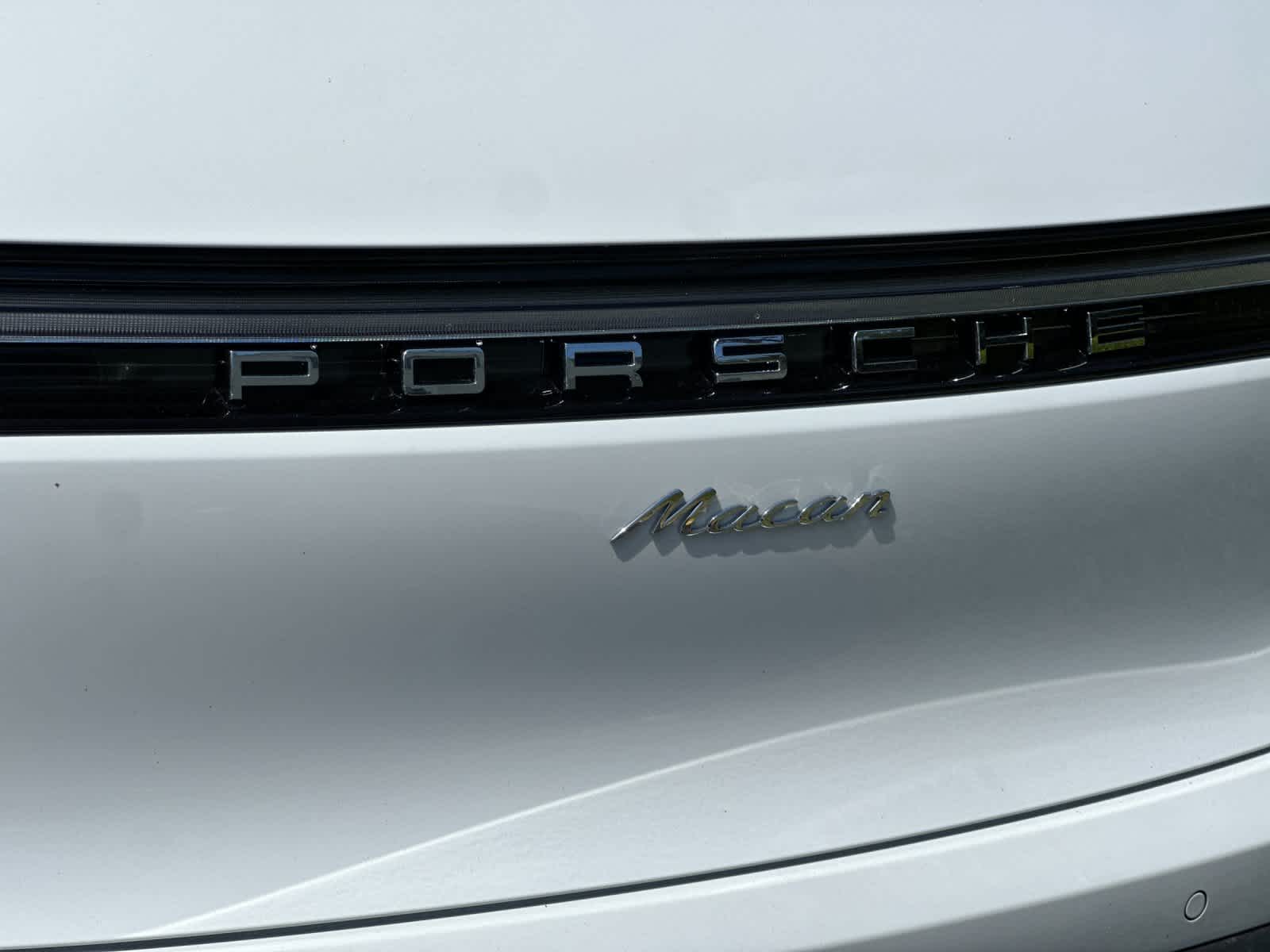 2026 Porsche Macan Base