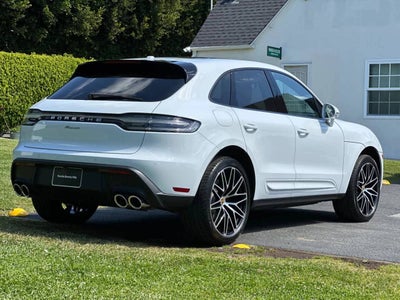 2026 Porsche Macan Base