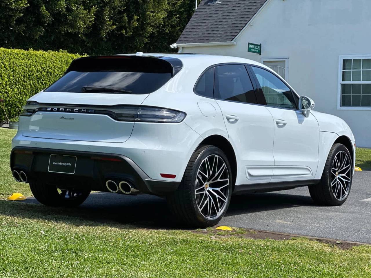 2026 Porsche Macan Base