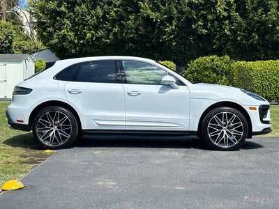 2026 Porsche Macan Base
