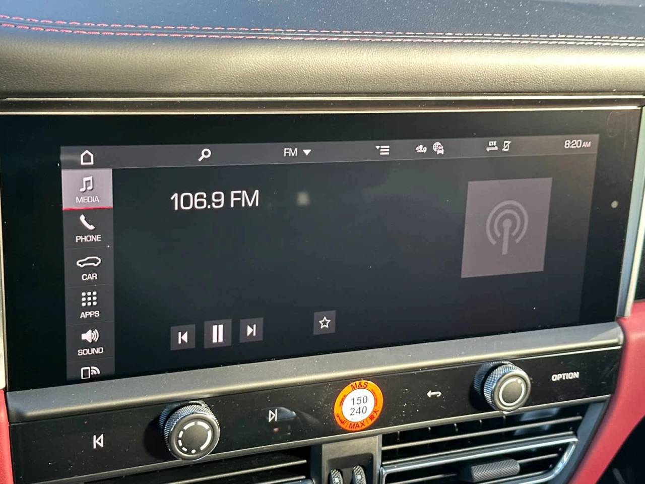 2026 Porsche Macan Base