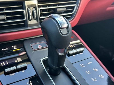 2026 Porsche Macan Base