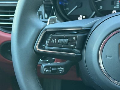 2026 Porsche Macan Base