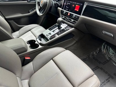 2026 Porsche Macan Base