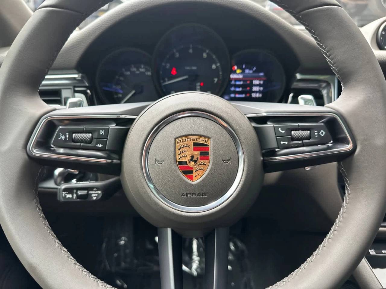 2026 Porsche Macan Base