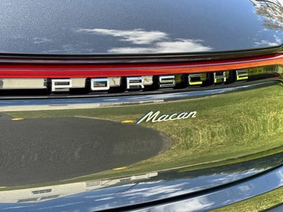 2026 Porsche Macan Base