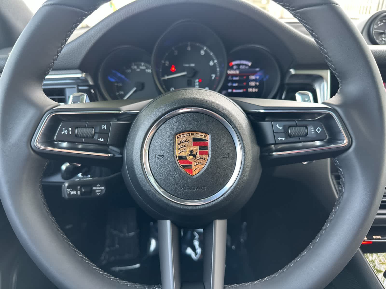 2026 Porsche Macan Base