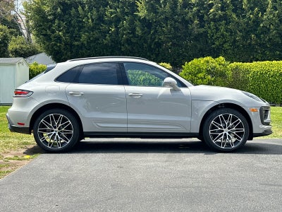 2026 Porsche Macan Base