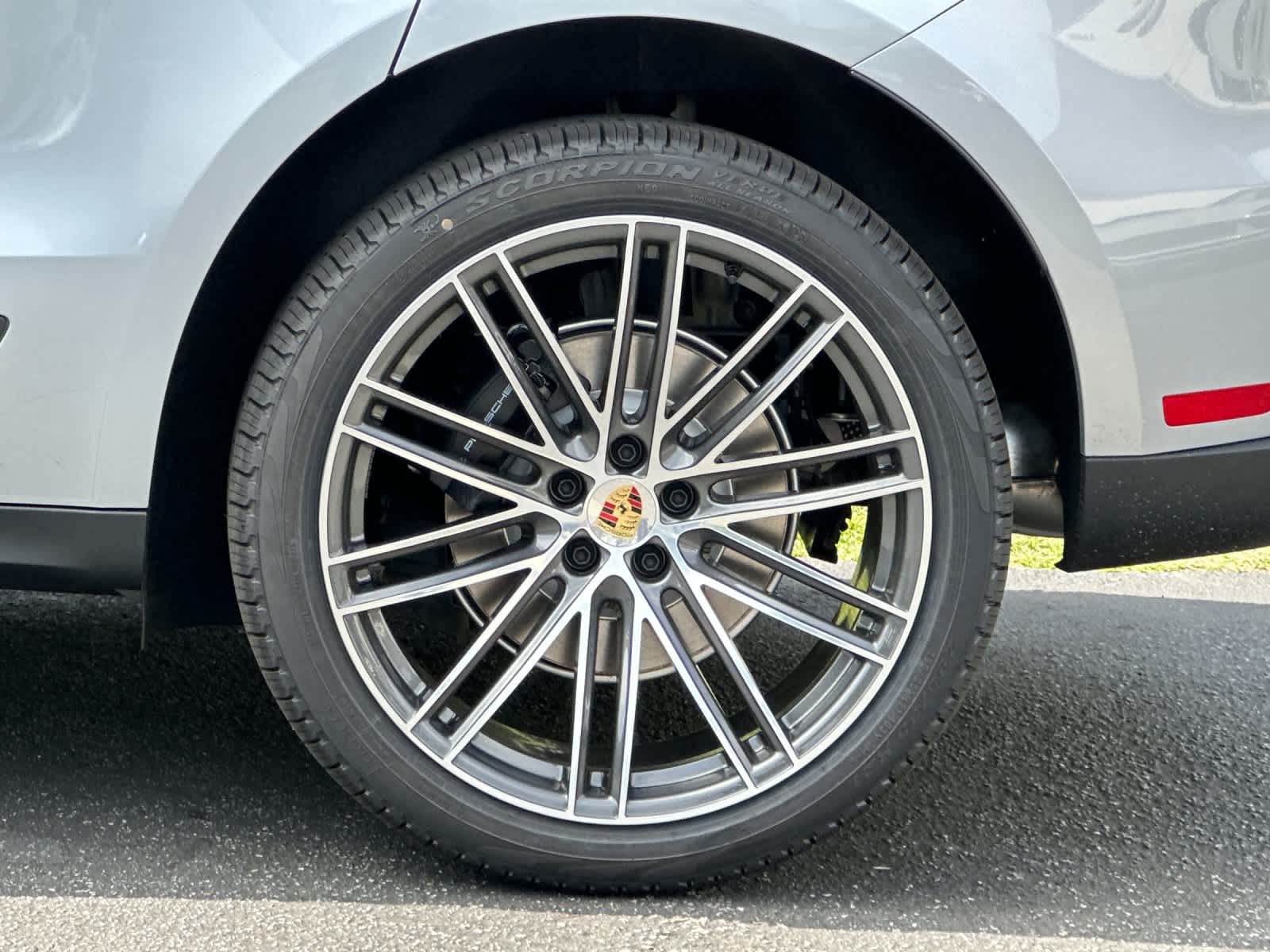2026 Porsche Macan Base