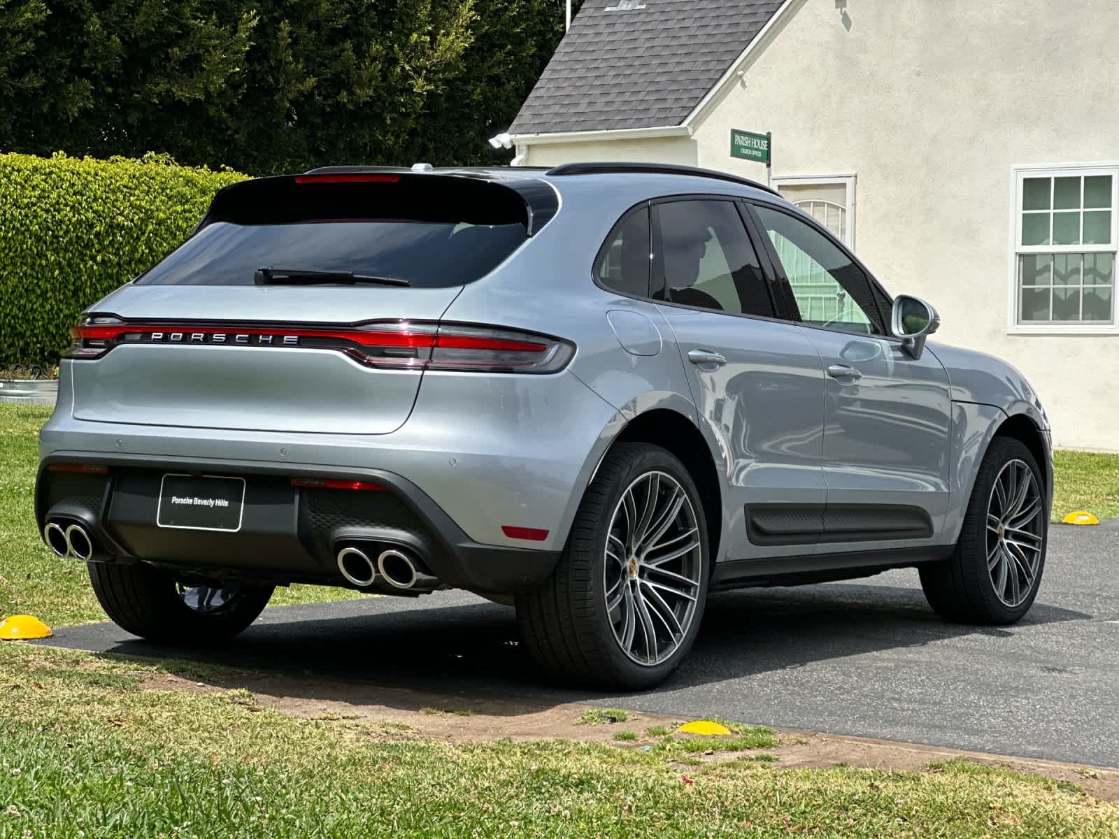 2026 Porsche Macan Base