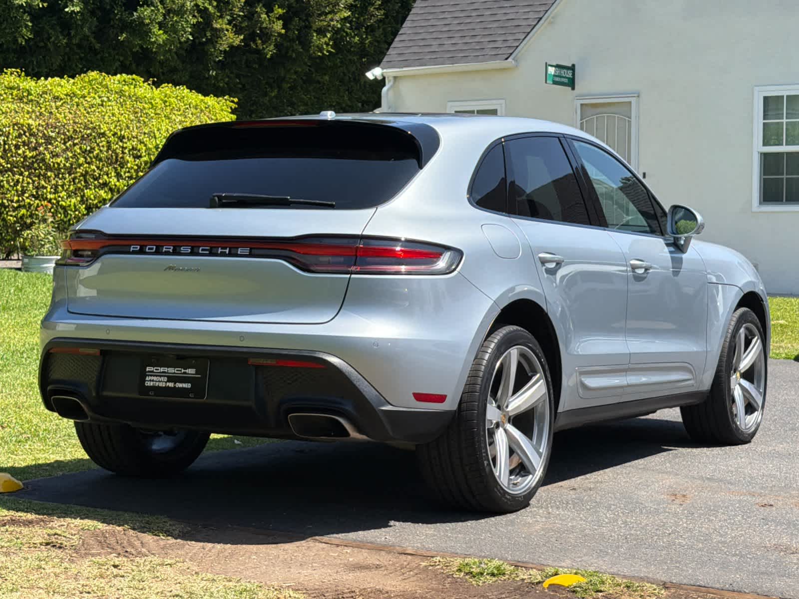 2024 Porsche Macan Macan (MY24)