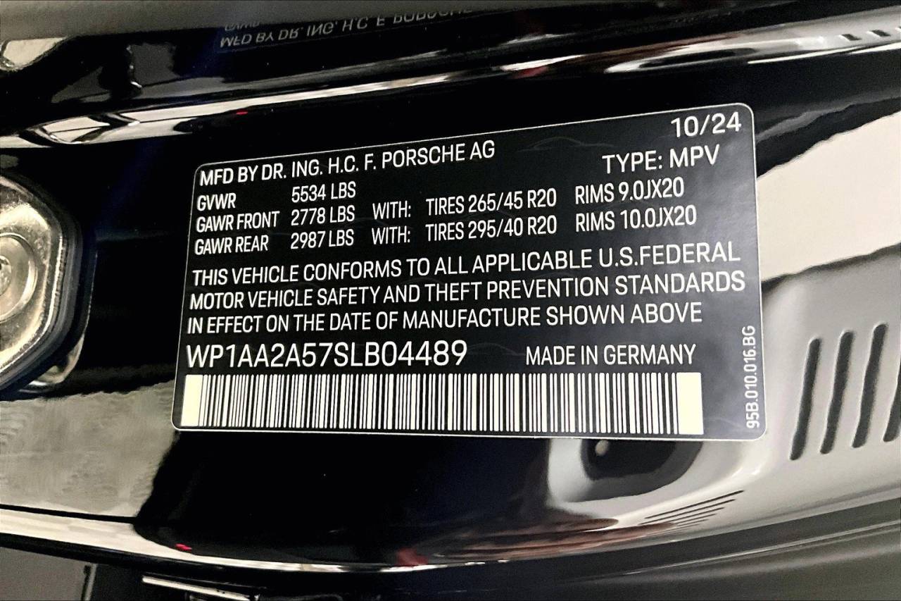 2025 Porsche Macan AWD