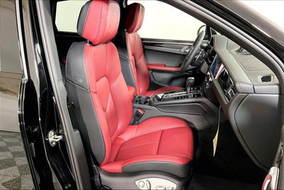 2025 Porsche Macan AWD
