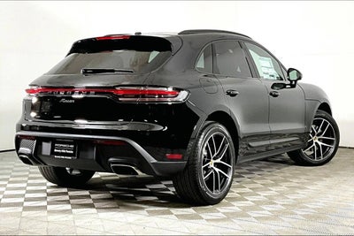 2025 Porsche Macan AWD