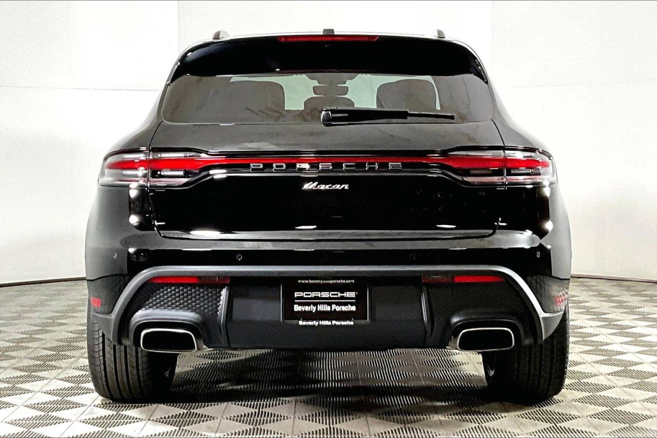 2025 Porsche Macan AWD