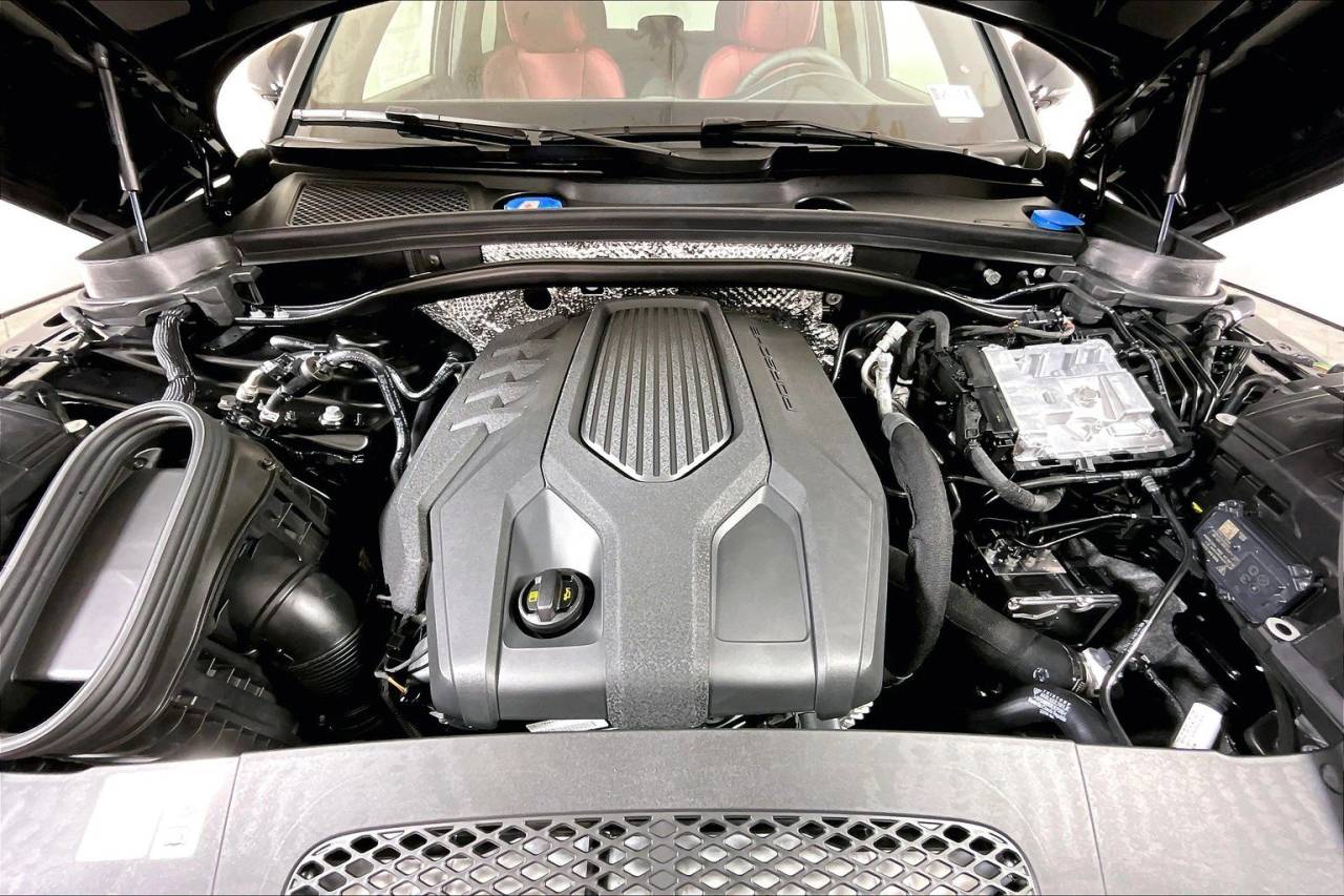 2025 Porsche Macan AWD