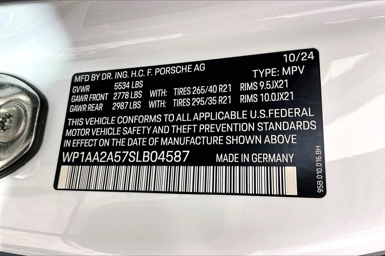 2025 Porsche Macan AWD