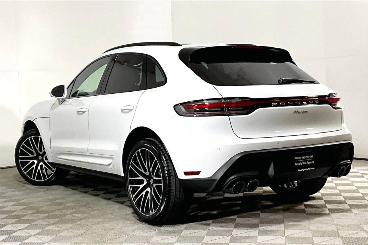 2025 Porsche Macan AWD