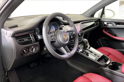 2025 Porsche Macan AWD