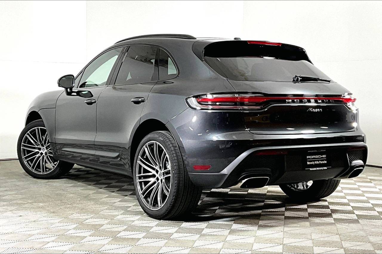 2025 Porsche Macan AWD