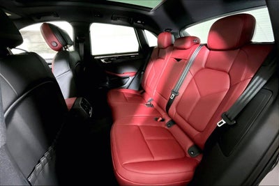 2025 Porsche Macan AWD