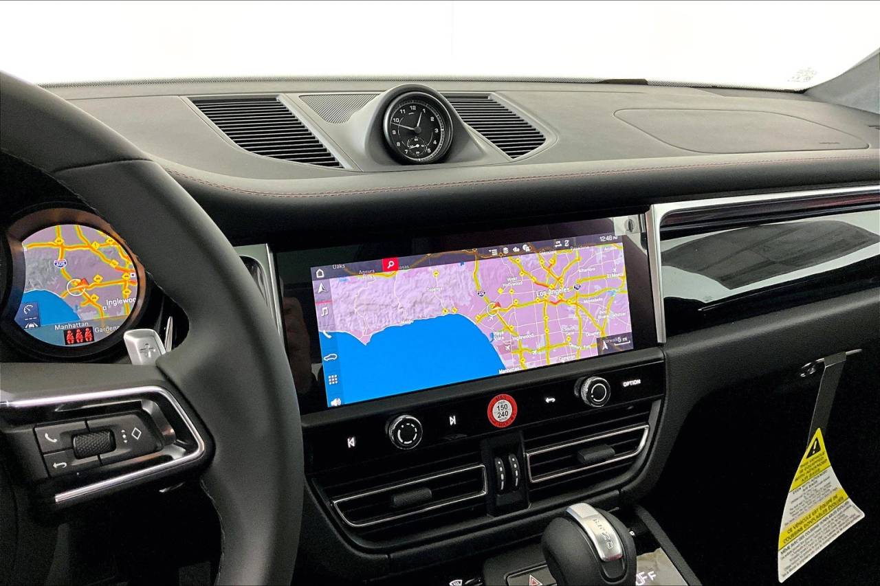 2025 Porsche Macan AWD