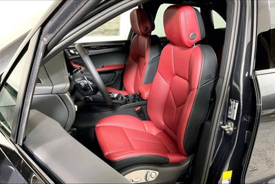 2025 Porsche Macan AWD