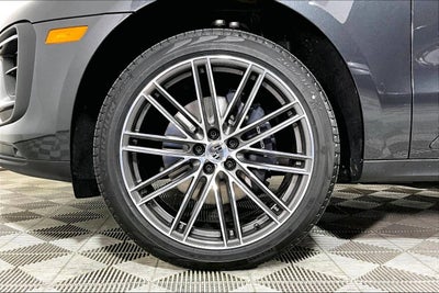 2025 Porsche Macan AWD