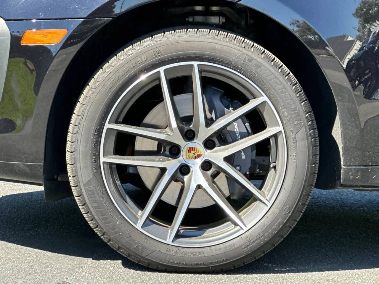 2025 Porsche Macan Base