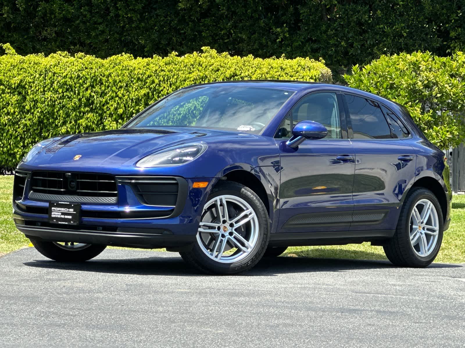 2025 Porsche Macan Base