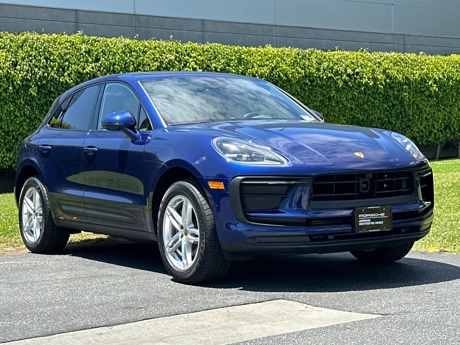 2025 Porsche Macan Base