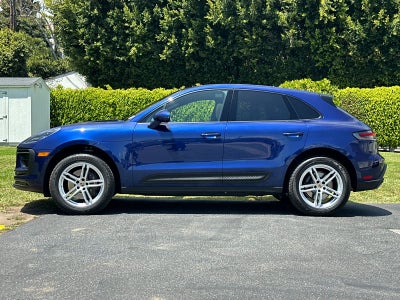2025 Porsche Macan Base