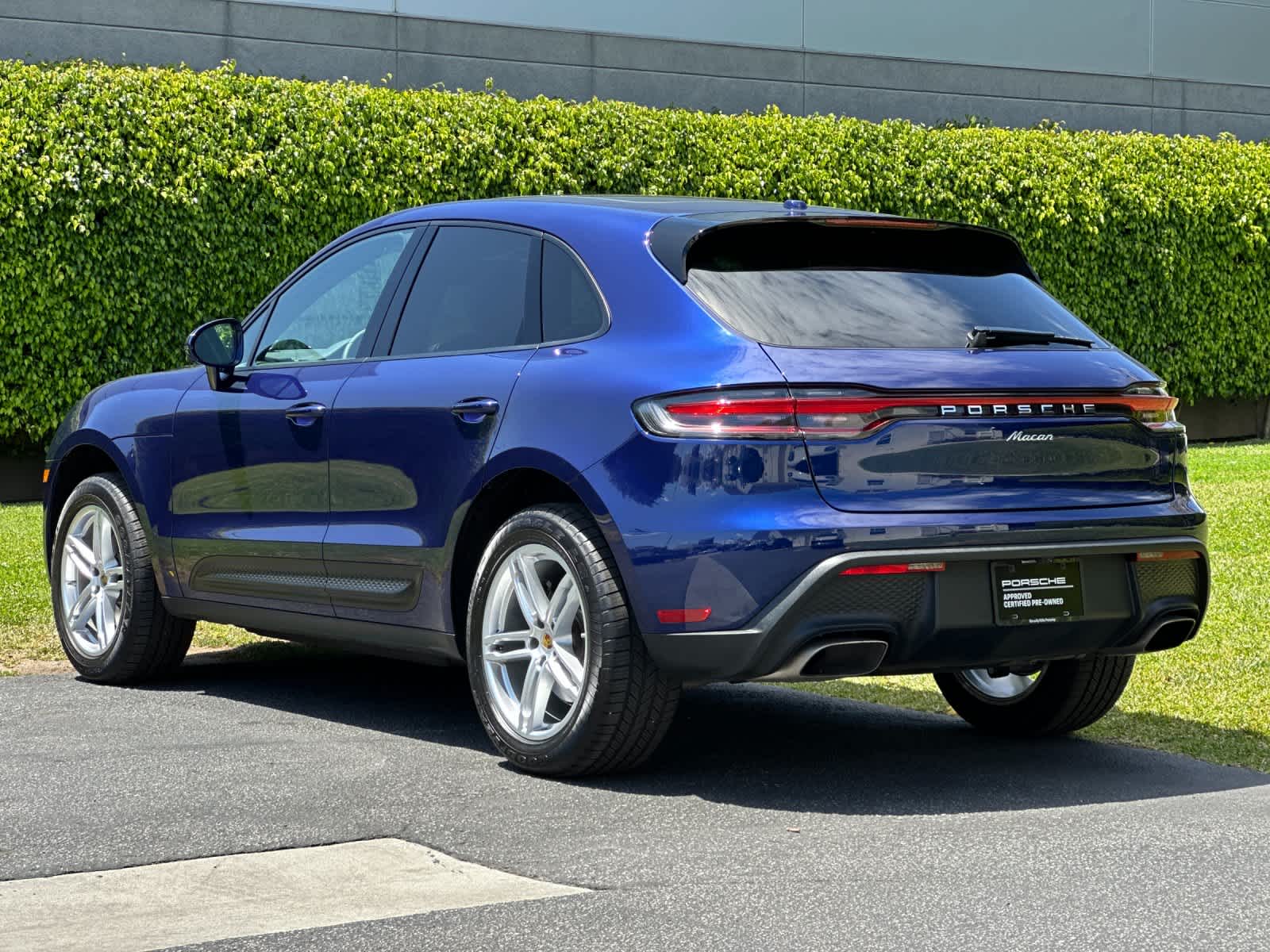 2025 Porsche Macan Base