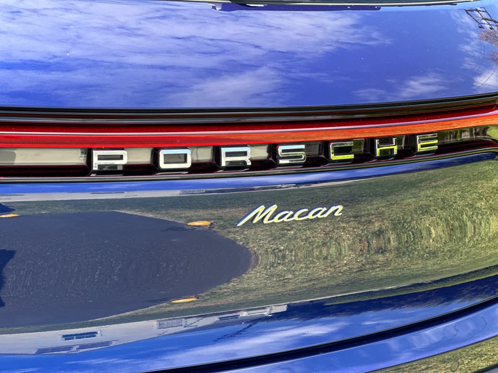 2025 Porsche Macan Base