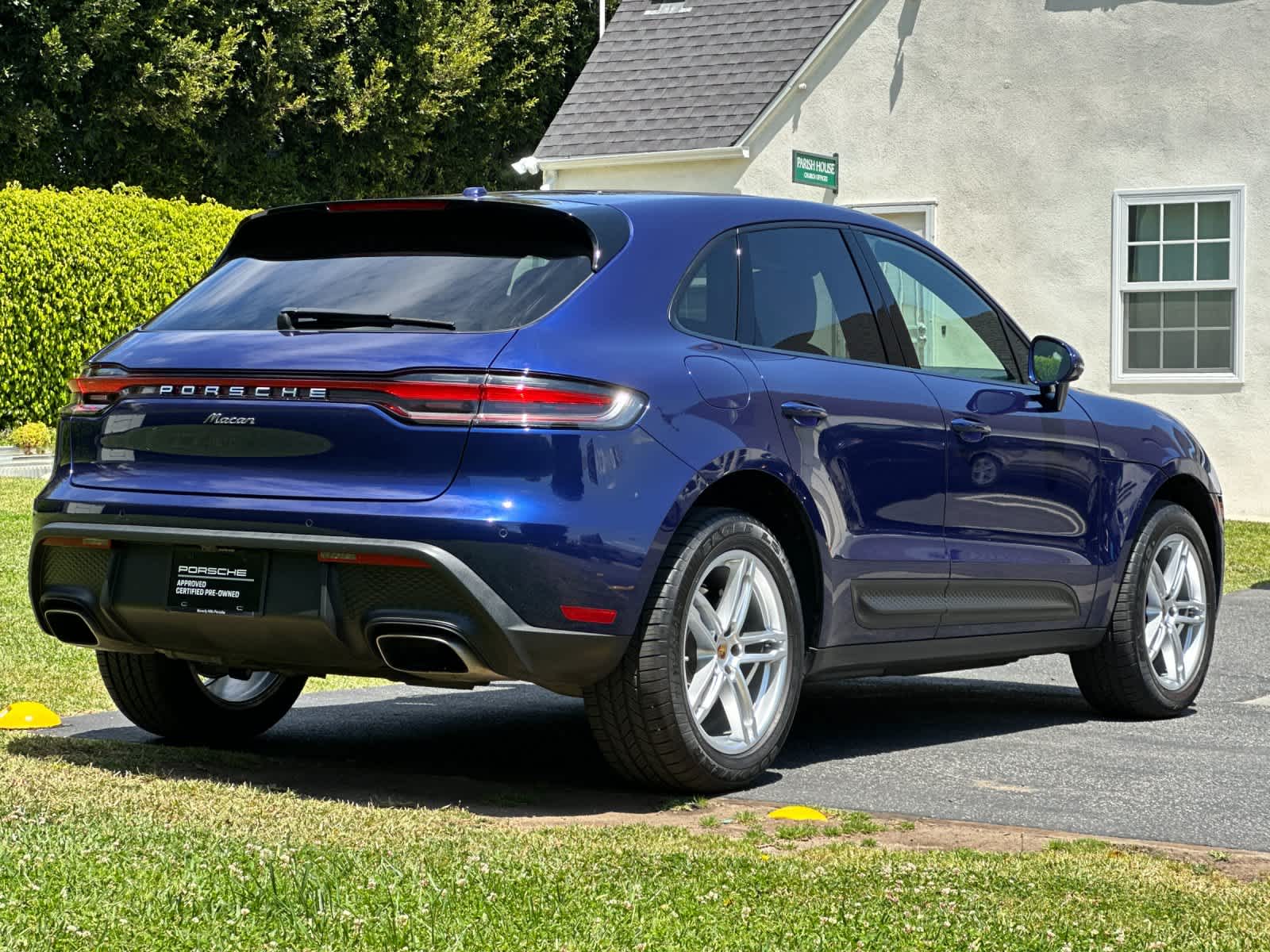 2025 Porsche Macan Base