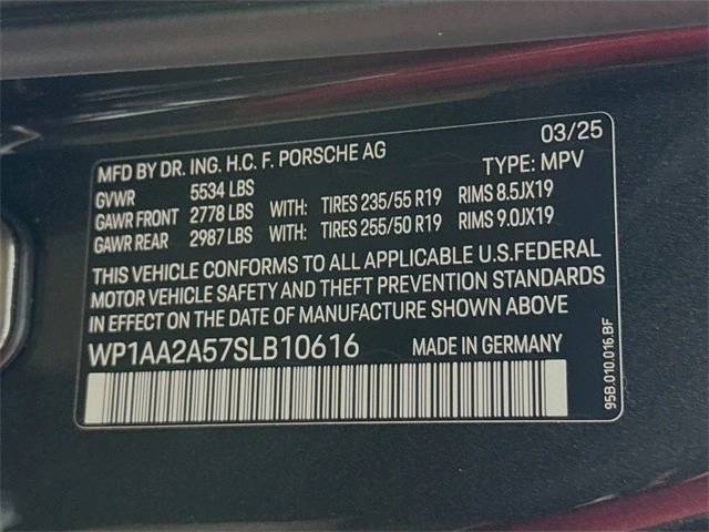 2025 Porsche Macan Base