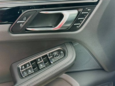 2025 Porsche Macan Macan