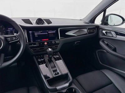 2025 Porsche Macan Macan