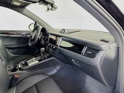 2025 Porsche Macan Macan