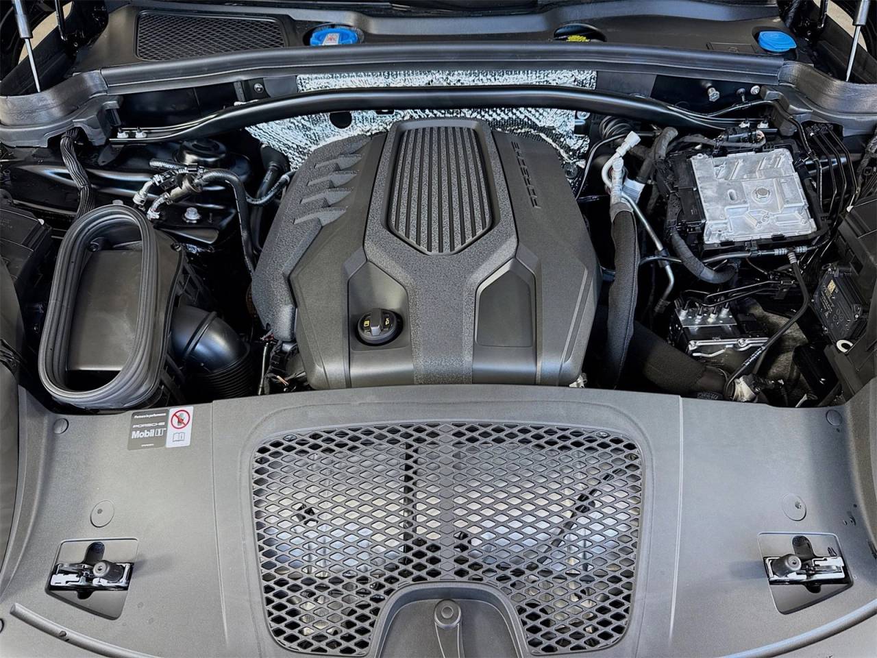 2025 Porsche Macan Macan