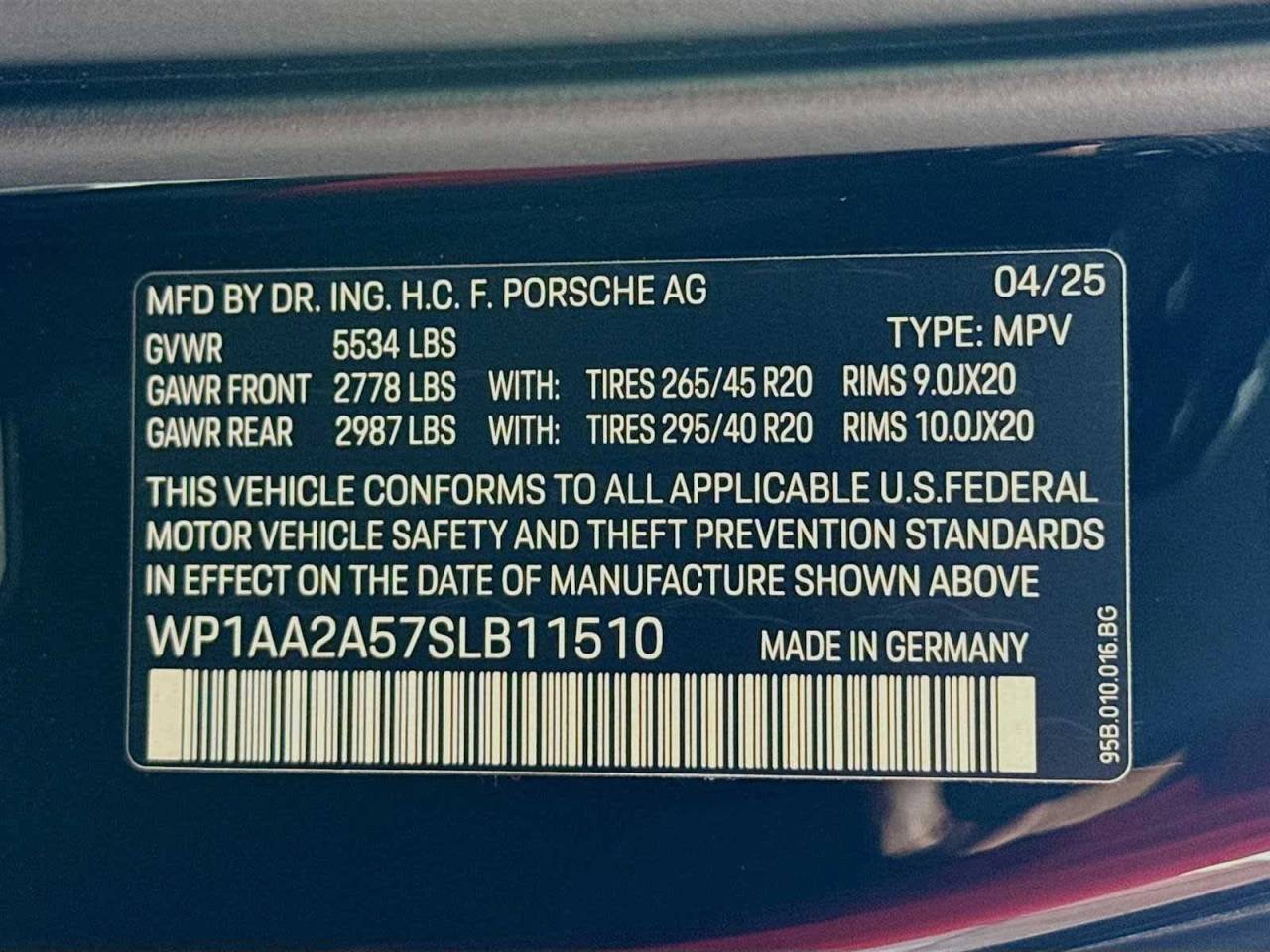 2025 Porsche Macan Base