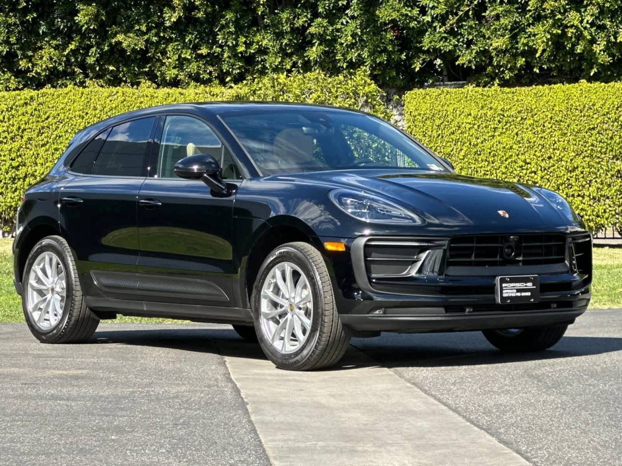 2025 Porsche Macan AWD