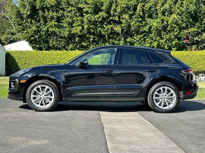 2025 Porsche Macan AWD