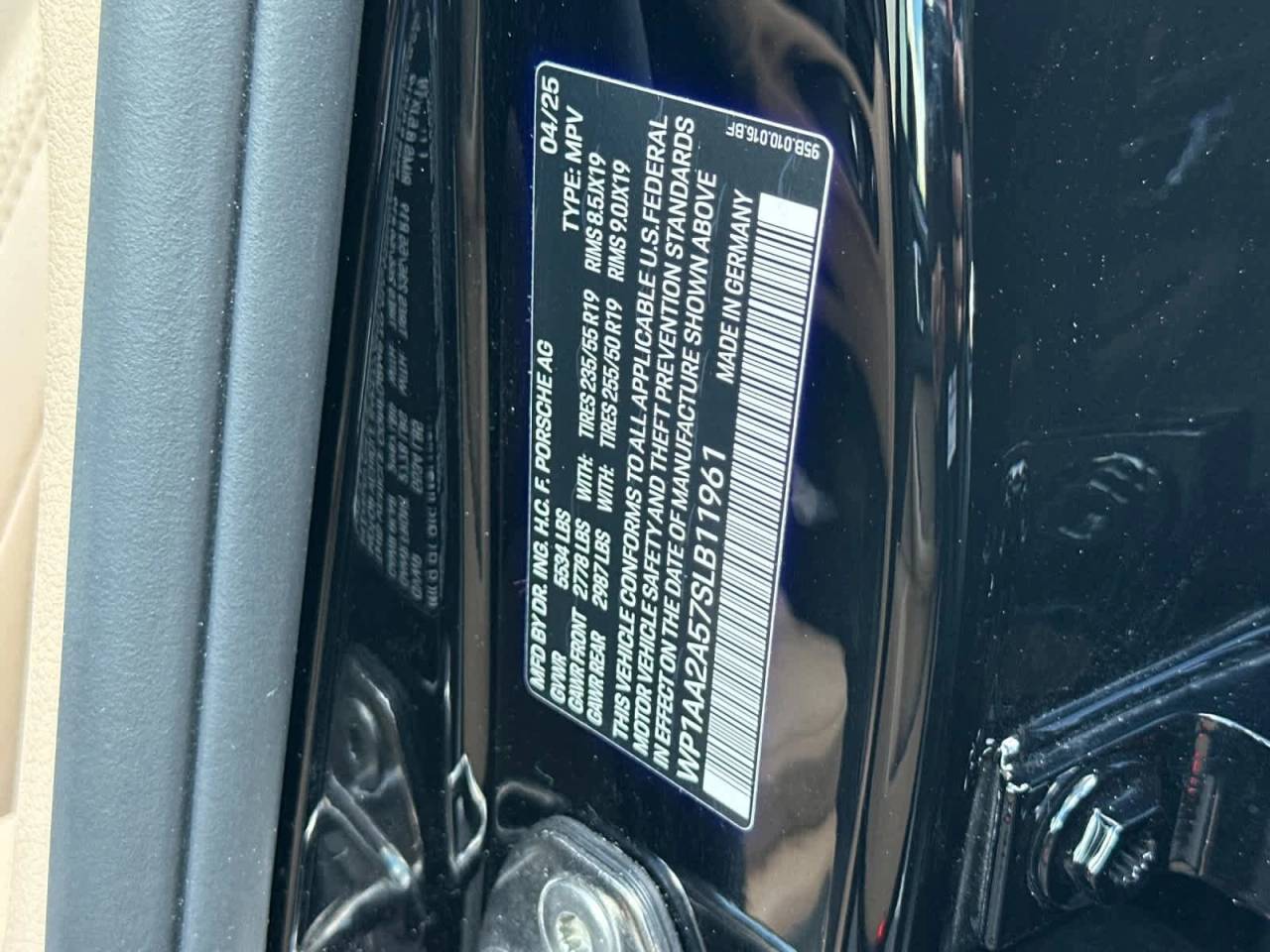 2025 Porsche Macan AWD