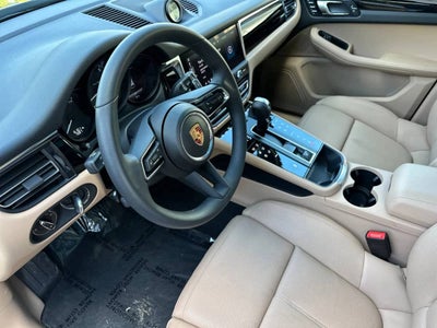 2025 Porsche Macan AWD