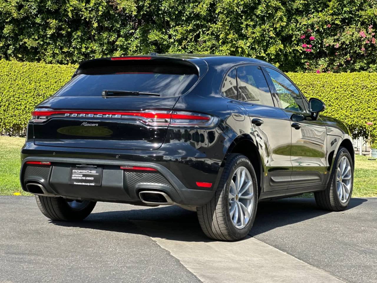 2025 Porsche Macan AWD